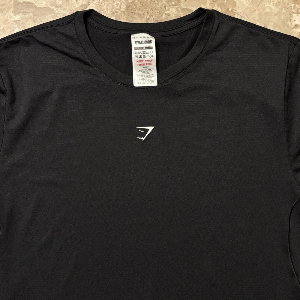 Gymshark Shirt Mens Medium Black Running Shirt Short Sleeve Tee Center Logo